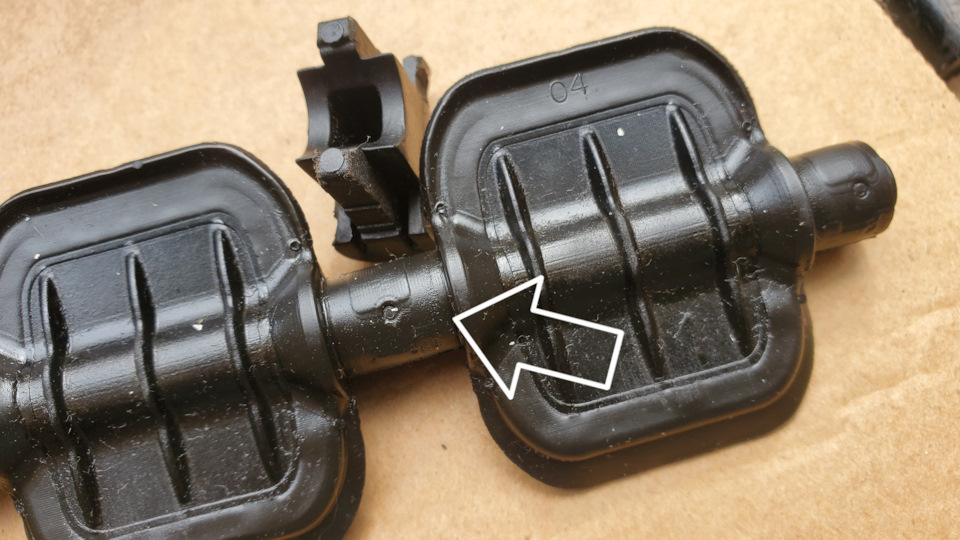 На фото видно, не вооружённым глазом, проблемные места выформованные по изгибам посадочных мест… — Dodge Magnum