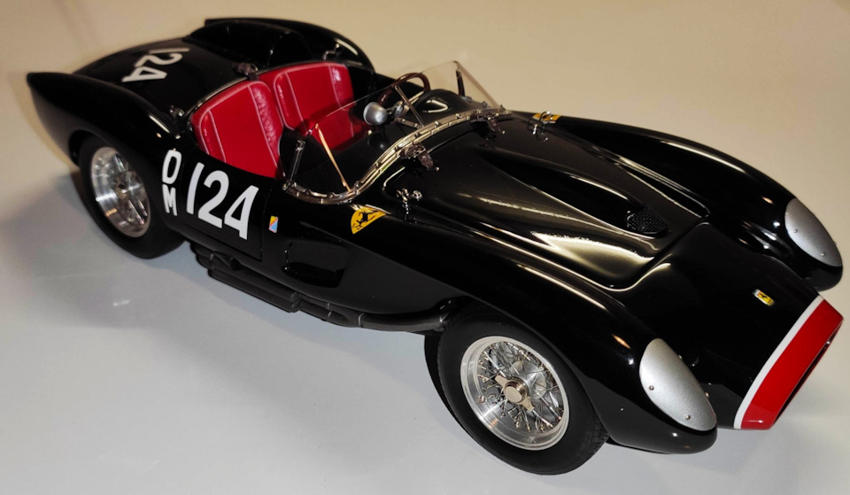 CMC 1/18 Ferrari フェラーリ 250 Testa Rossa CMC 1:18 Ferrari 250 Testa Rossa Lucybelle #22 24h LeMans