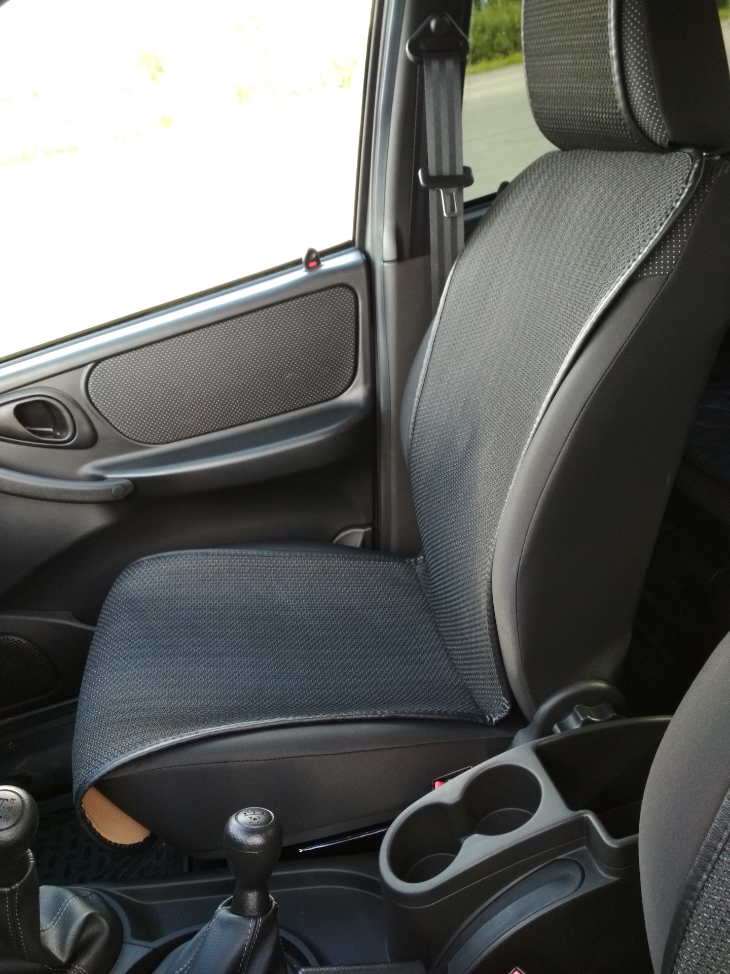 чехлы накидки нива шевроле. каркасные авточехлы нива шевроле 2011. накидки на сиденья автомобиля нива. чехлы спарк шевроле нива. чехлы шевроле нива с 2014.