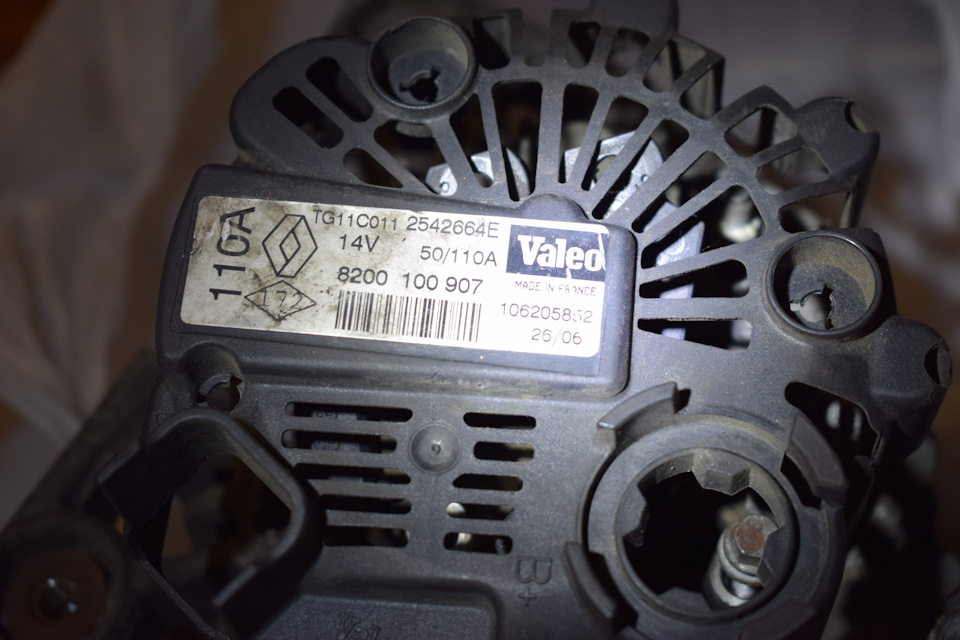 Начала светить зарядка АКБ на холостых, при увеличении оборотов ...