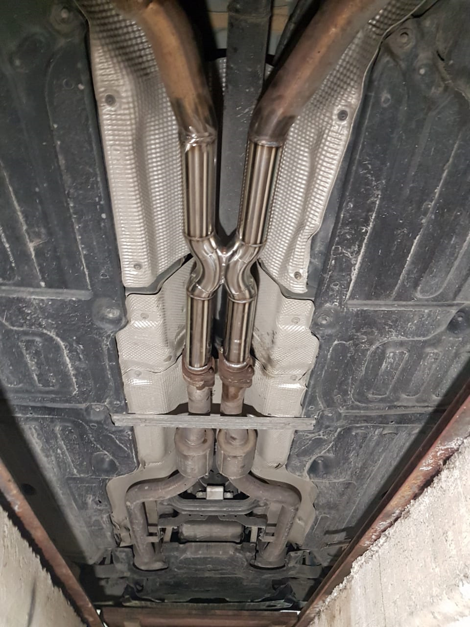 Резонанс, гул в салон. Как убрать. Резонатор Гельмгольца — Mercedes ...