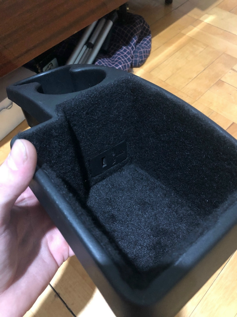 Ну и сама ниша для мелочей — Chevrolet Niva (1G)