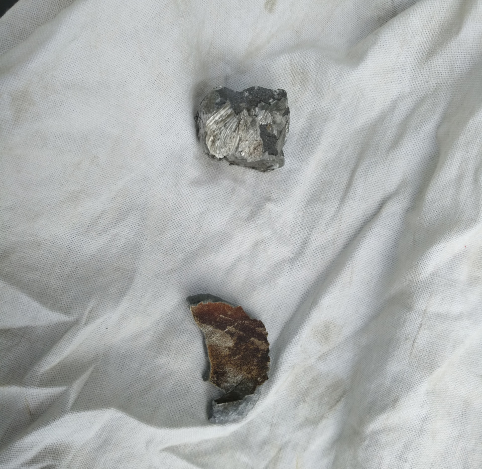 Кусок блока и кусок поршня лежали на защите — Skoda Fabia Mk2