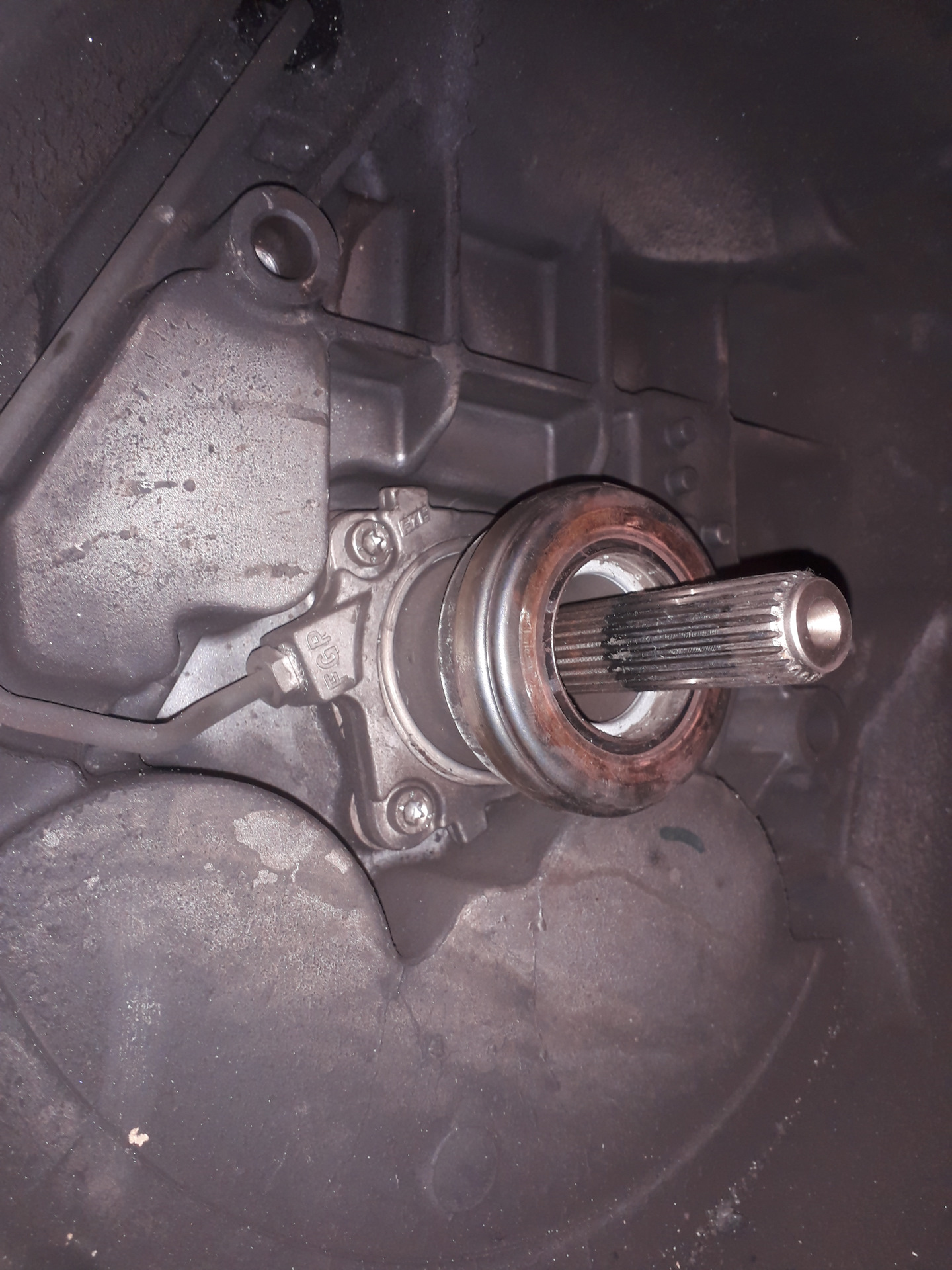 Выжимной подшипник опель зафира. Течь выжимного подшипника. Выжимной подшипник сцепления форд фокус 2 1. Течь выжимного подшипника. Выжимной подшипник опель зафира а 1.