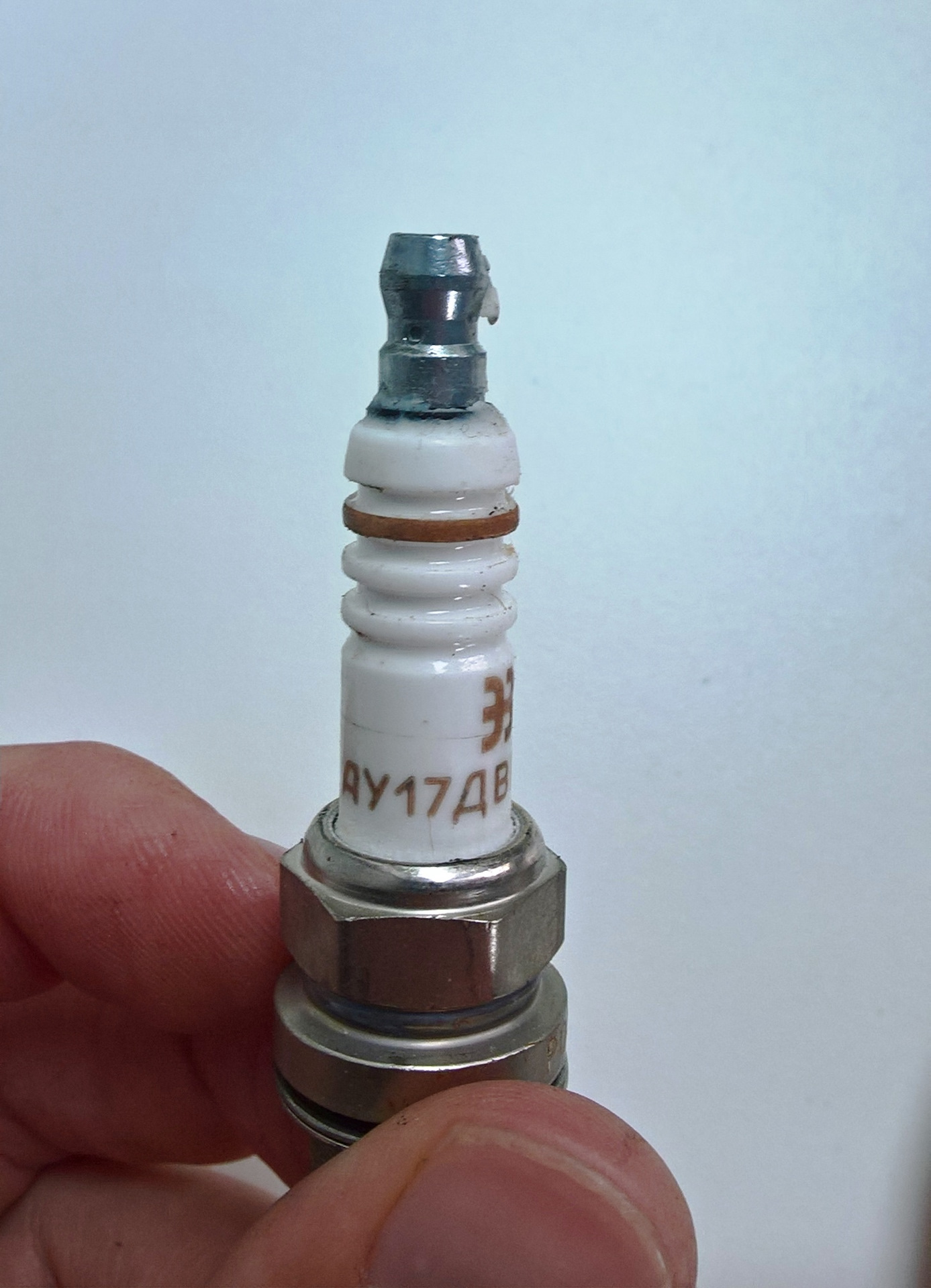 Подбор свечей метеор. Свеча зажигания ngk zfr6t11g. Газ 24 свечи зажигания. Bosch spark plug. H4m 1.