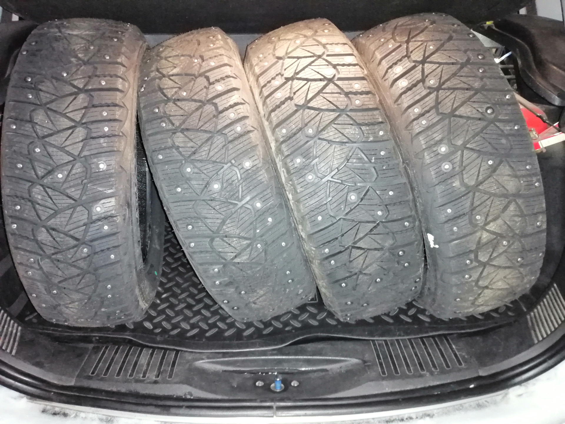 Goodyear ultragrip 600. гудиер ультра 600. гудиер ультра 600. гудиер ультра 600. гудиер ультра грип 215/65/16.