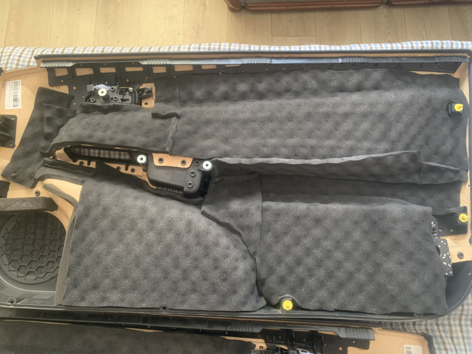 Запотевание фары трещина ремонт — Skoda Octavia Mk2, 1,6 л, 2012 года ...