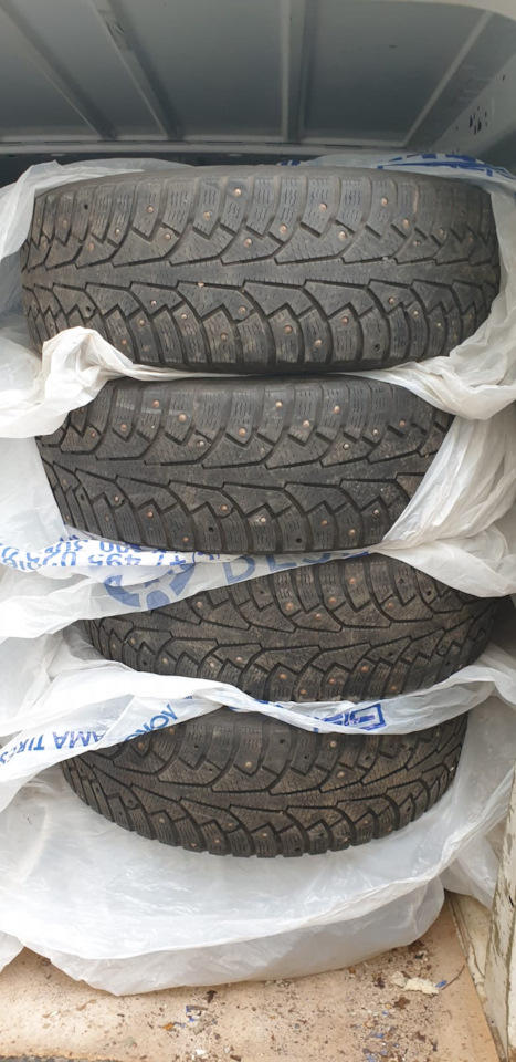 Шины зимние шипованные Nokian 215/65 R16 на Peugeot Expert (3G ...