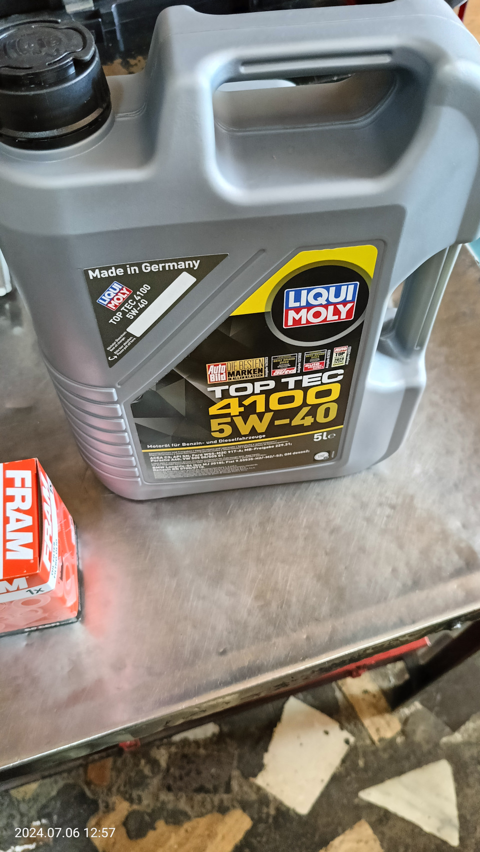 Замена масла в двигателе тойота рав 4. Масло для тойота рав 4 2020. Масляный фильтр тойота рав 4 2012. Замена масла в двигателе тойота рав 4. Замена масла в двигателе тойота рав 4.