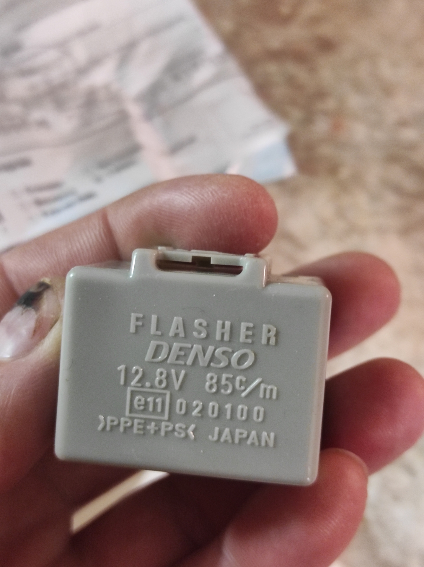 Вежливый поворотник мне вмашину — Toyota Corolla (140/150), 1,6 л, 2011 ...