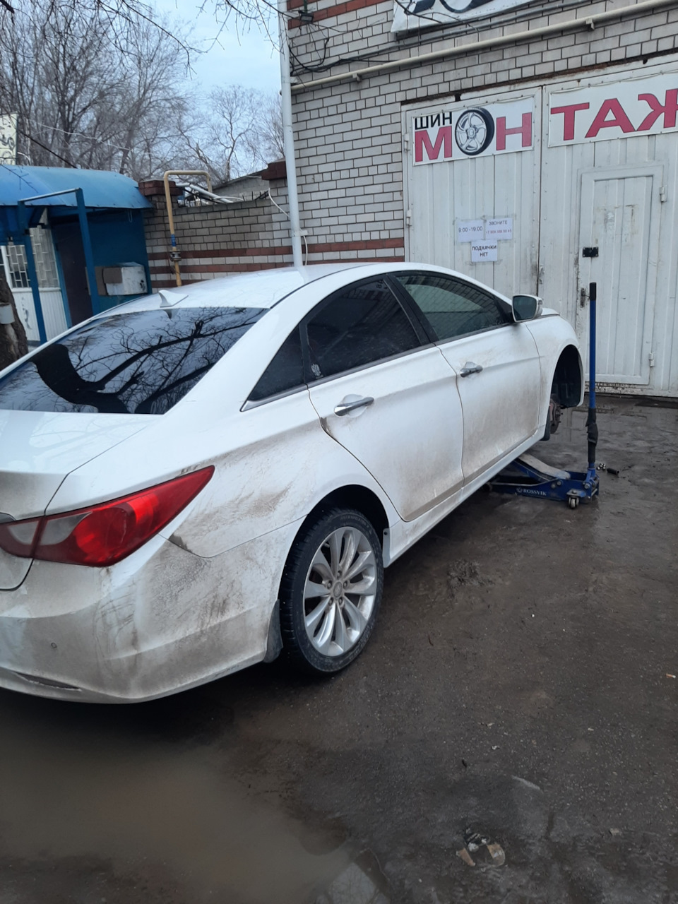 Покрышка за борт! — Hyundai Sonata VI (YF), 2 л, 2012 года | шины | DRIVE2