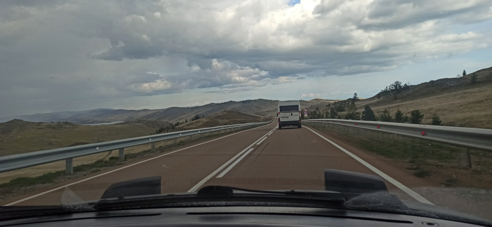 Дороги тут тоже более чем хорошие, есть конечно волны и неровности, но в основном за весь путь я насчитал от силы ям 5-10. — Mazda 323 IV