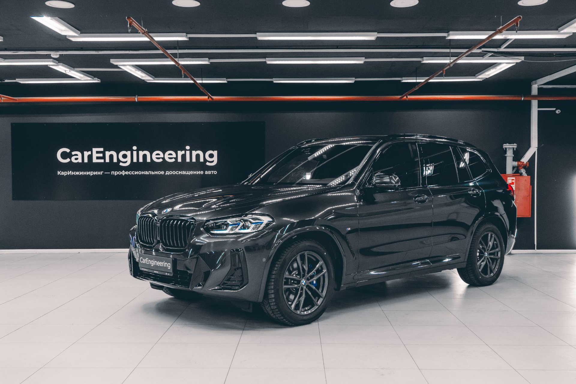 Кар инжиниринг. Доводчики BMW g01. БМВ x3 g01 оклеенный. Сплиттер x3 g01. Carengineering.