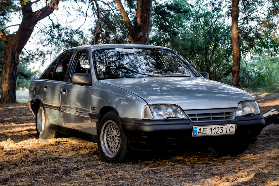 Опель омега а. Opel Omega 1988. Opel Omega a 2.0. Opel Omega 2.0i. Опель Омега 1988 2.0.