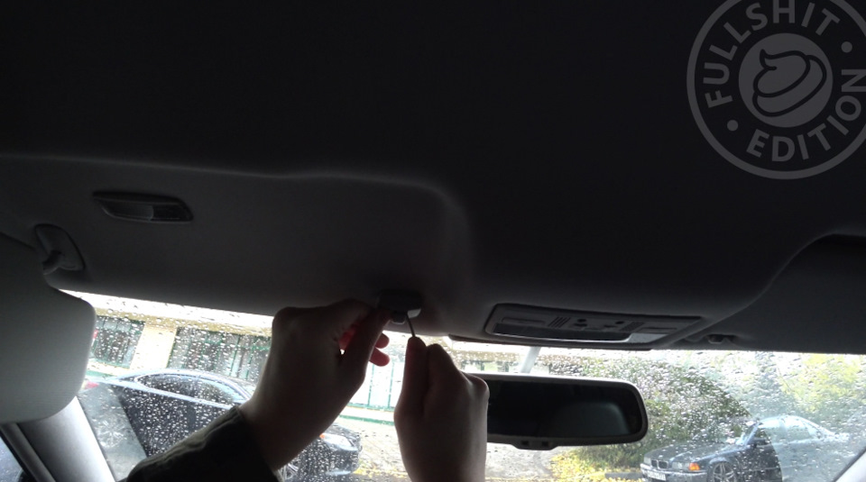 Снятие крышки (заглушки) кронштейна солнцезащитного козырька ...