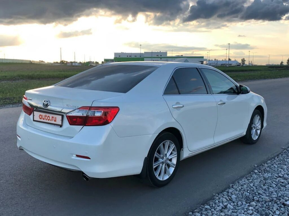 Тойота камри минск. Toyota Camry xv50 белая. Toyota Camry xv50 2011. Toyota Camry 50 белая. Toyota Camry Japan xv50.