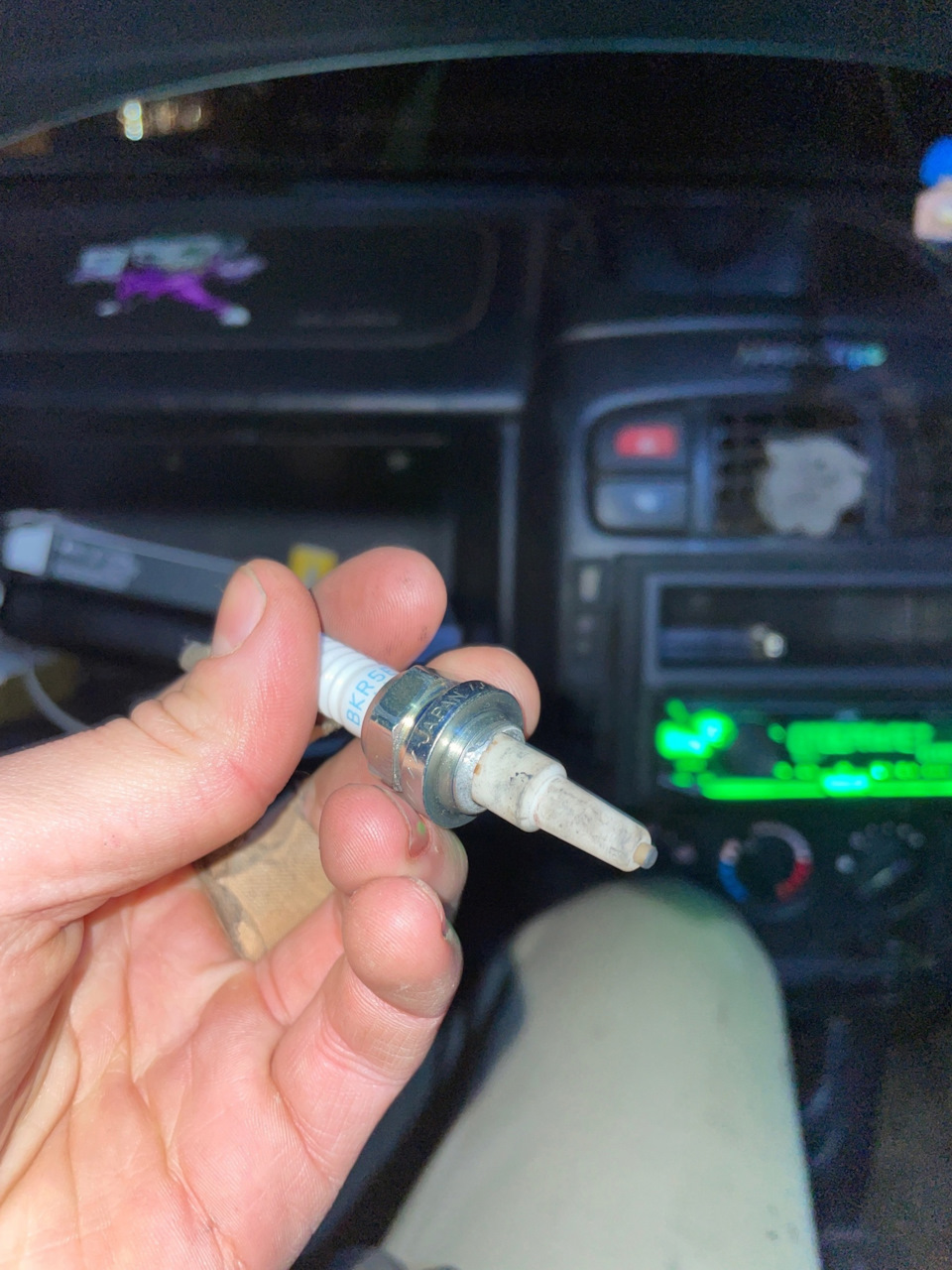 Обломилась свеча — Nissan Cube I, 1,3 л, 1998 года | поломка | DRIVE2