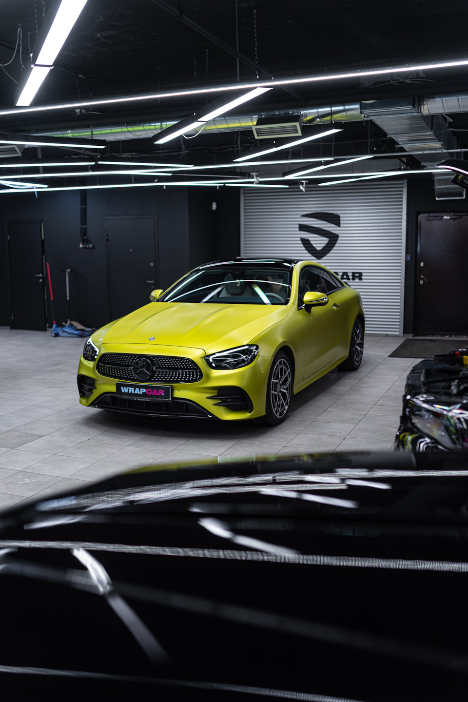 Флагманский MB E-Class Coupe в лимитированной плёнке. — VinylRussia на  DRIVE2