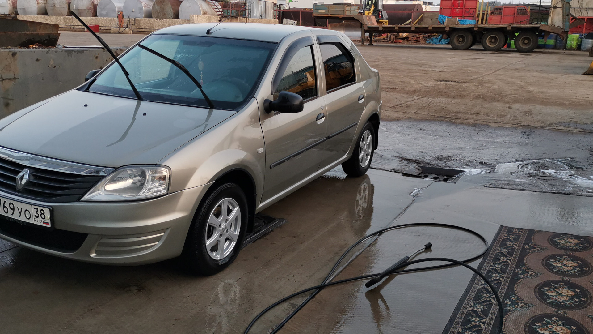 Renault Logan (1G) 1.6 бензиновый 2011 | «SR» на DRIVE2