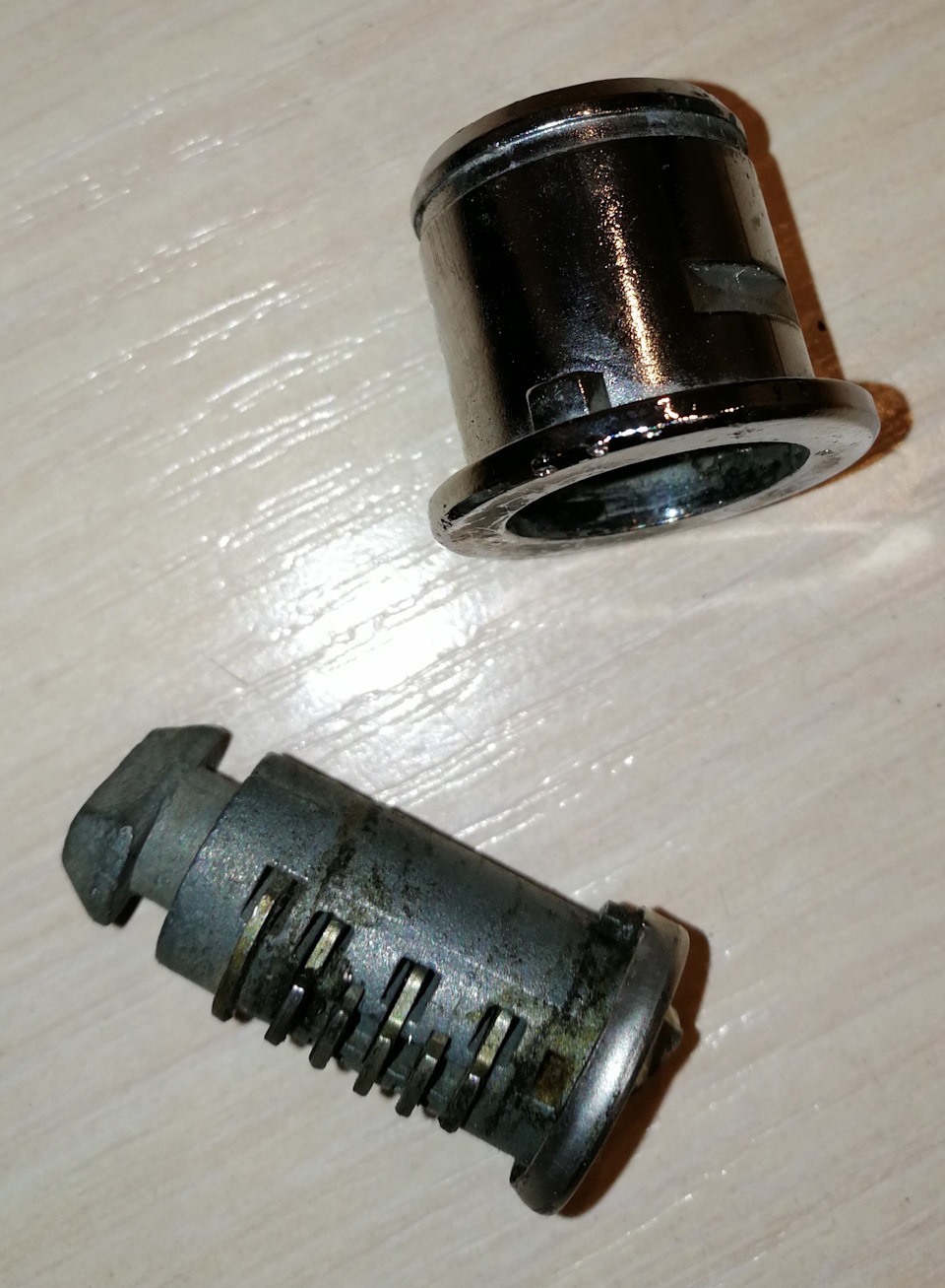 Личинка замка ваз 2109. Проворачивается личинка. Личинка замка багажника галант 8. Личинка замка двери форд мондео 3. Личинка замка шкода октавия а5.