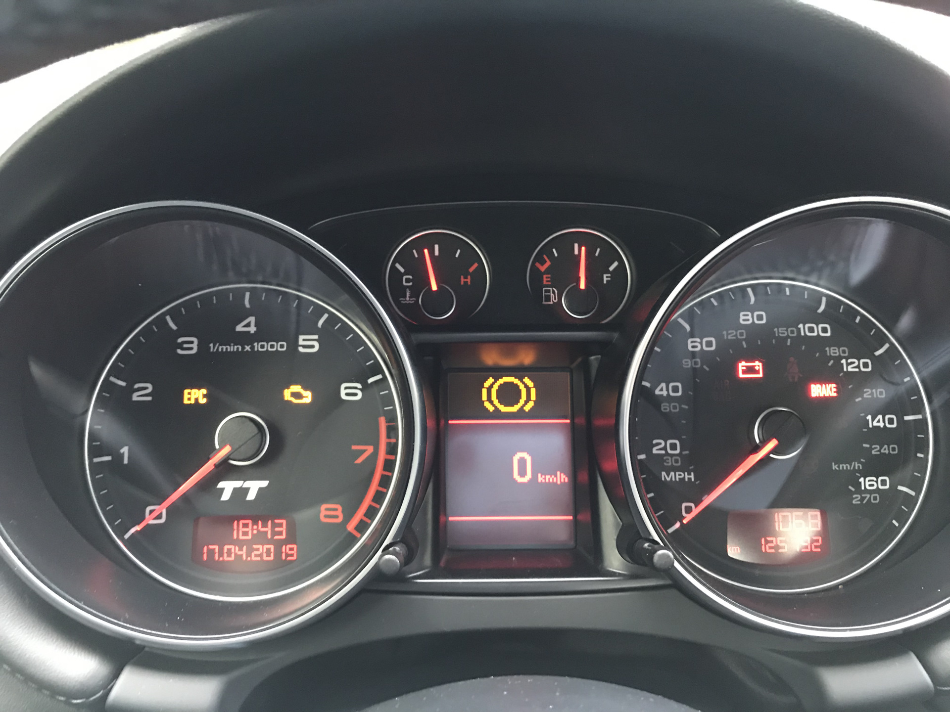 Ошибка brake pads. Ауди ошибка брейк падс. audi tt drive2.
