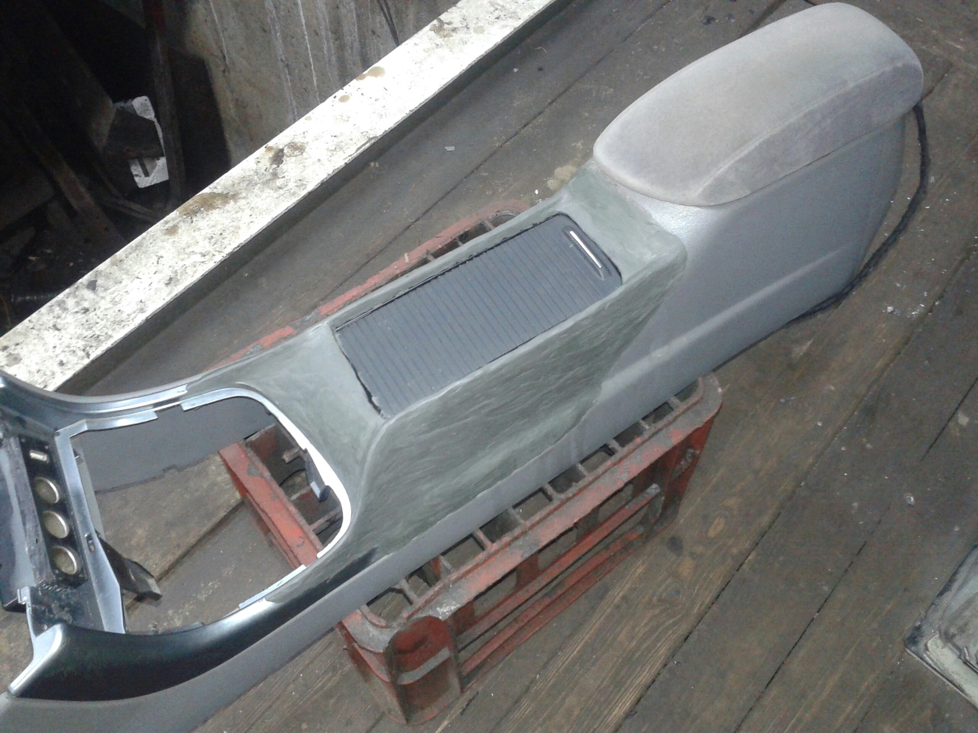 центральный тоннель. центральный тоннель. центральный тоннель с иномарки ваз 2107. тоннель ваз 2112 люкс. консоль 2170 туннель.