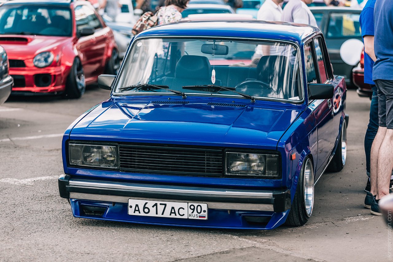 Lada 2105 stance