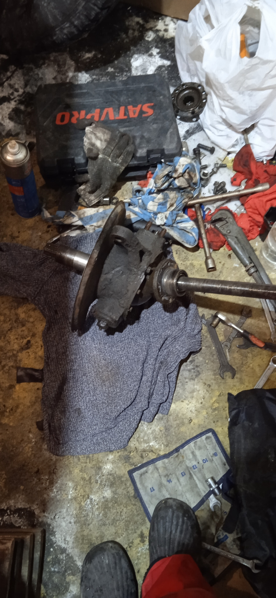 Замена сальника поворотного кулака — УАЗ Patriot, 2,7 л, 2013 года ...