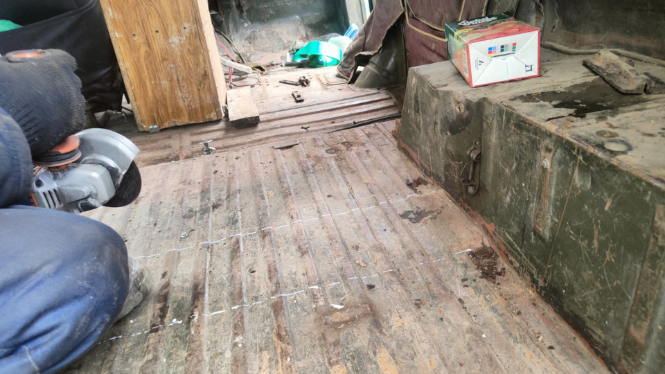 Установка лебедки в базу и бензобака в салон — УАЗ 31512, 2,5 л, 1985 ...