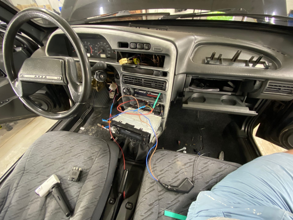 Единый выкидной ключ. Подключение магнитолы и видеорегистратора от ...