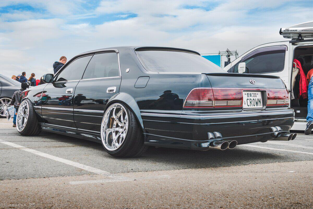 Shakotan Toyota Crown s130