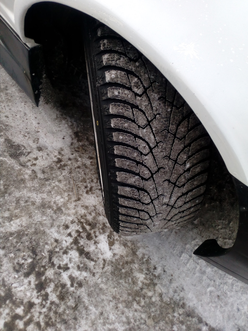 Шина maxxis np5. Зимняя резина Максис липучка.