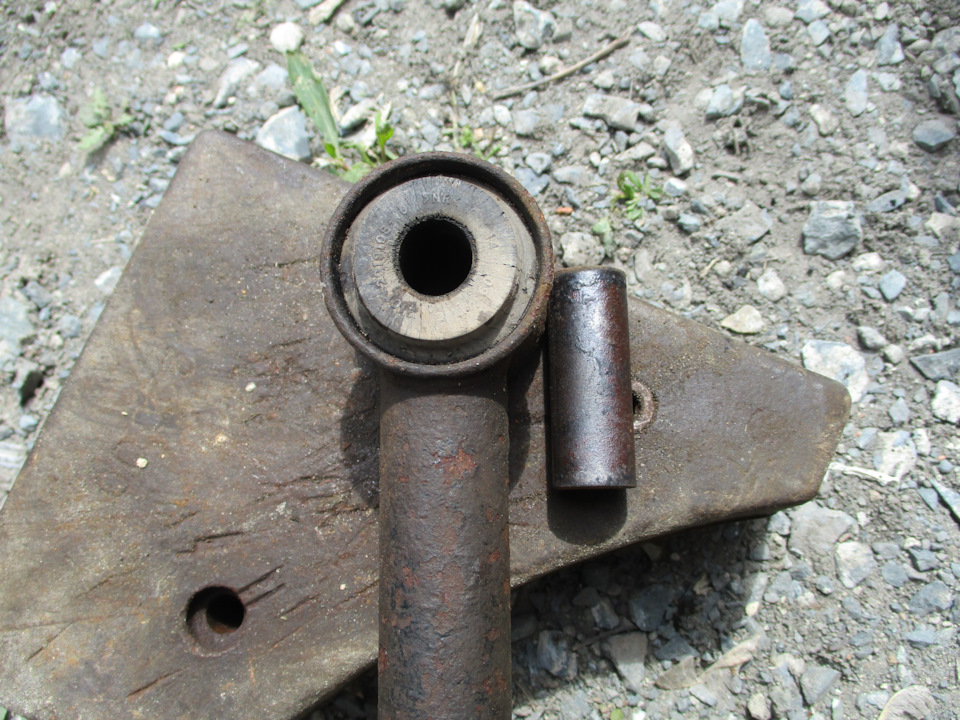 металлический палец — Lada 21061