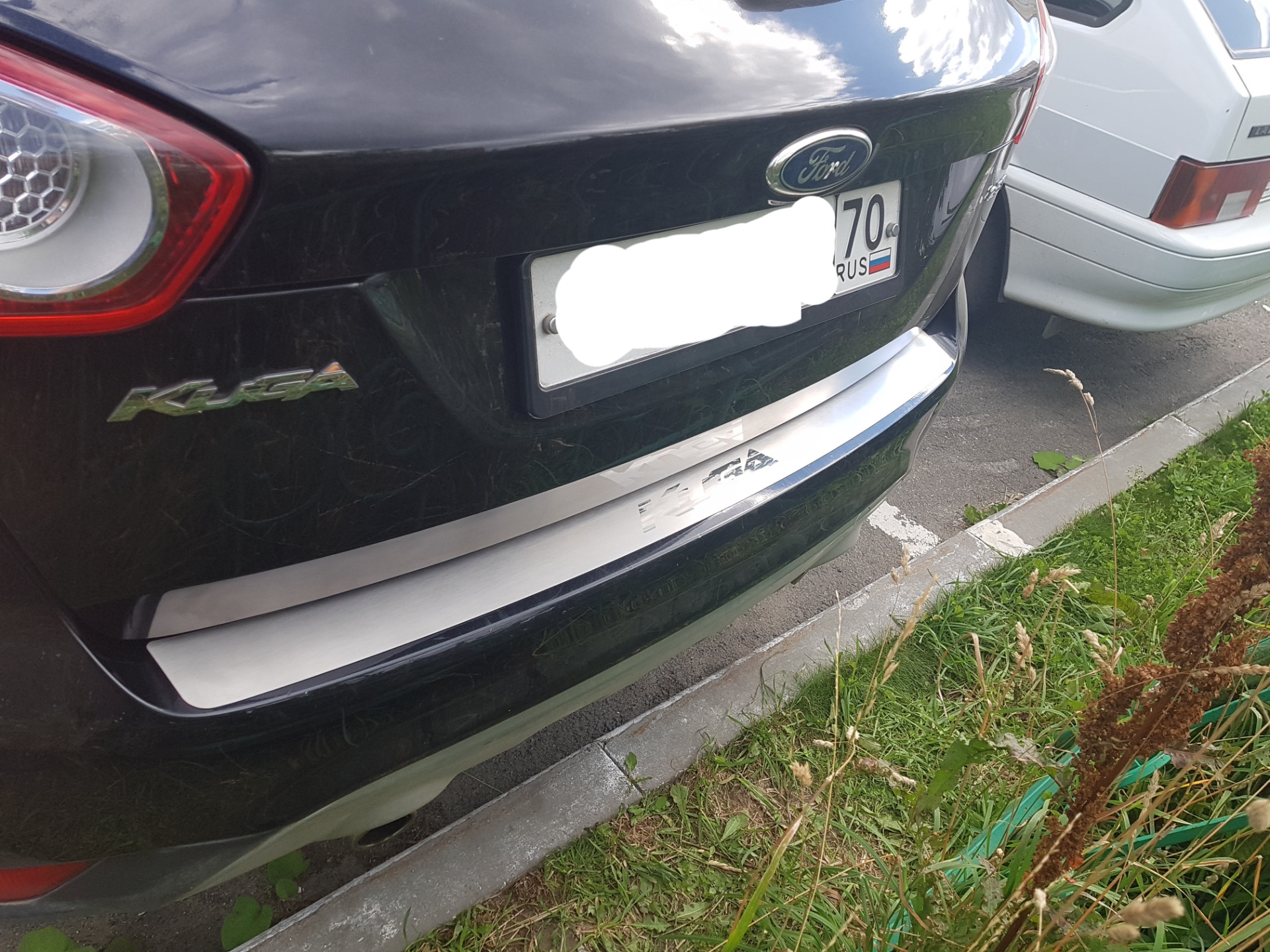 Накладка заднего бампера от Куга 2 — Ford Kuga (1G), 2,5 л, 2010 года ...