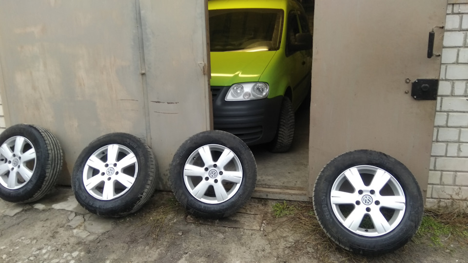 Замена ковриков, лампы стопа, переход на зимнюю резину, — Volkswagen ...