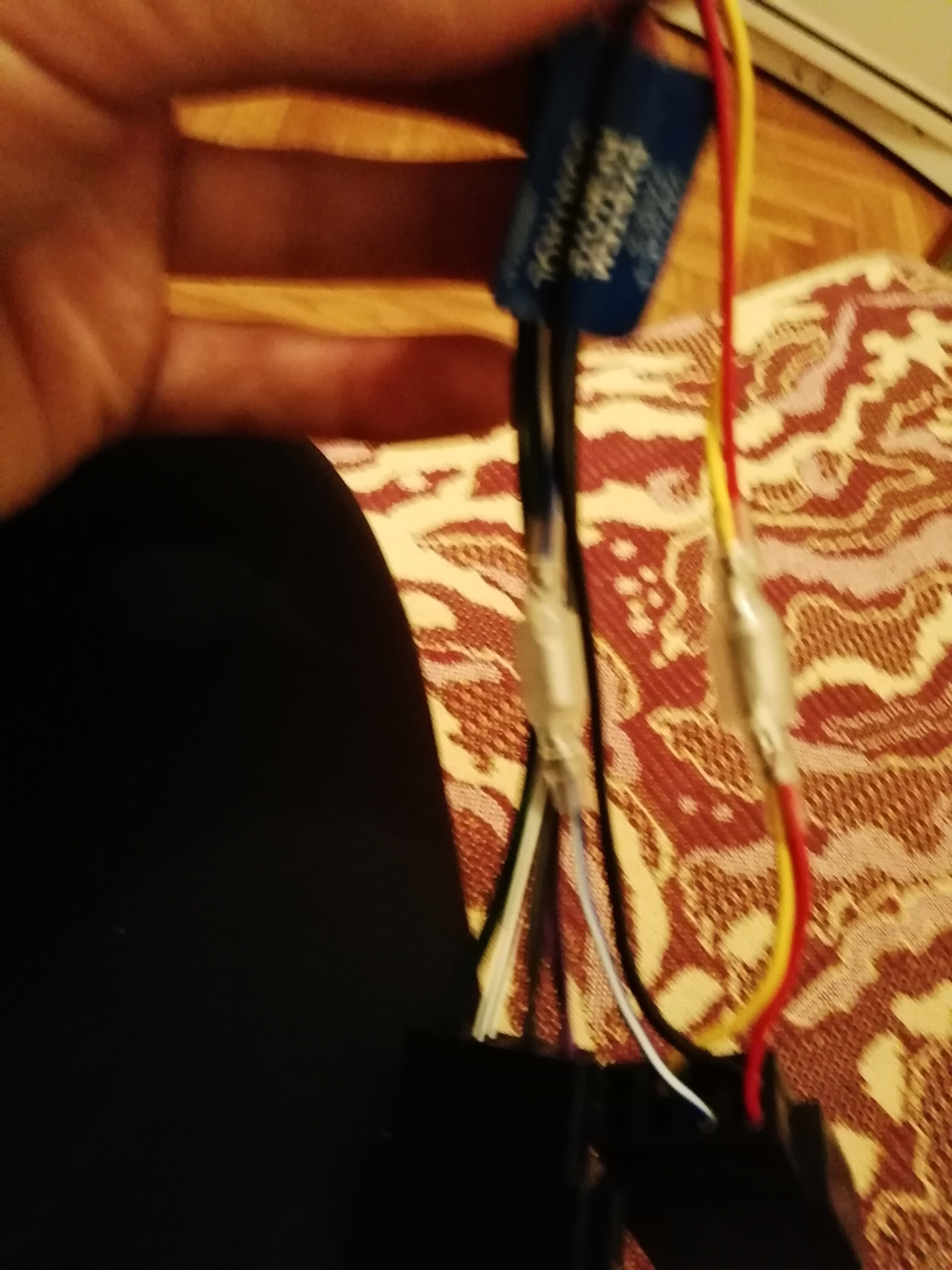 Пайка проводов в фишке к магнитоле Pioneer — Opel Vectra B, 2 л, 2000 ...