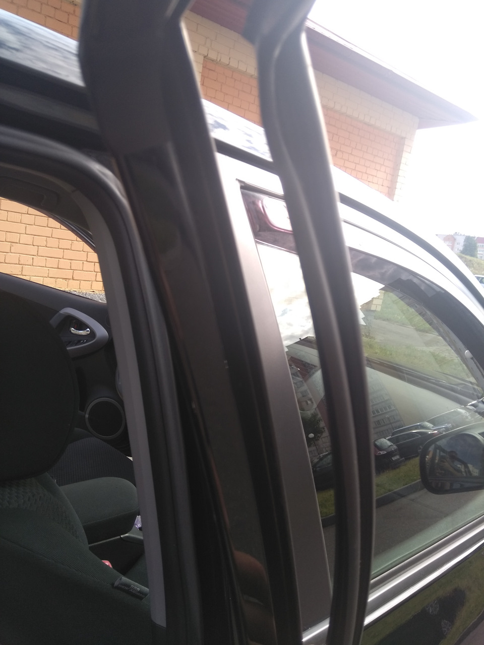 Дребезг стекол — Toyota RAV4 (III), 2 л, 2007 года | стайлинг | DRIVE2