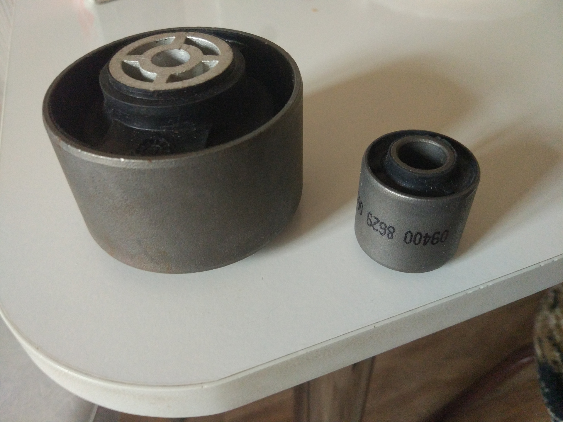 Сайлентблоки переднего рычага саманд. Втулка рессоры ваз 2108. 8. 8 сайлентблок переднего рычага. Сайлентблоки саманд.