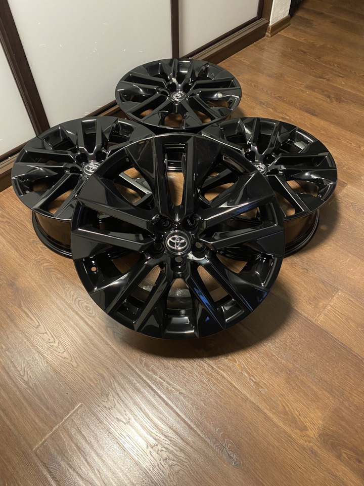 Литые диски Toyota 7,5Jx19 ET40 5x114,3 на Lexus NX (1G), Lexus NX ...