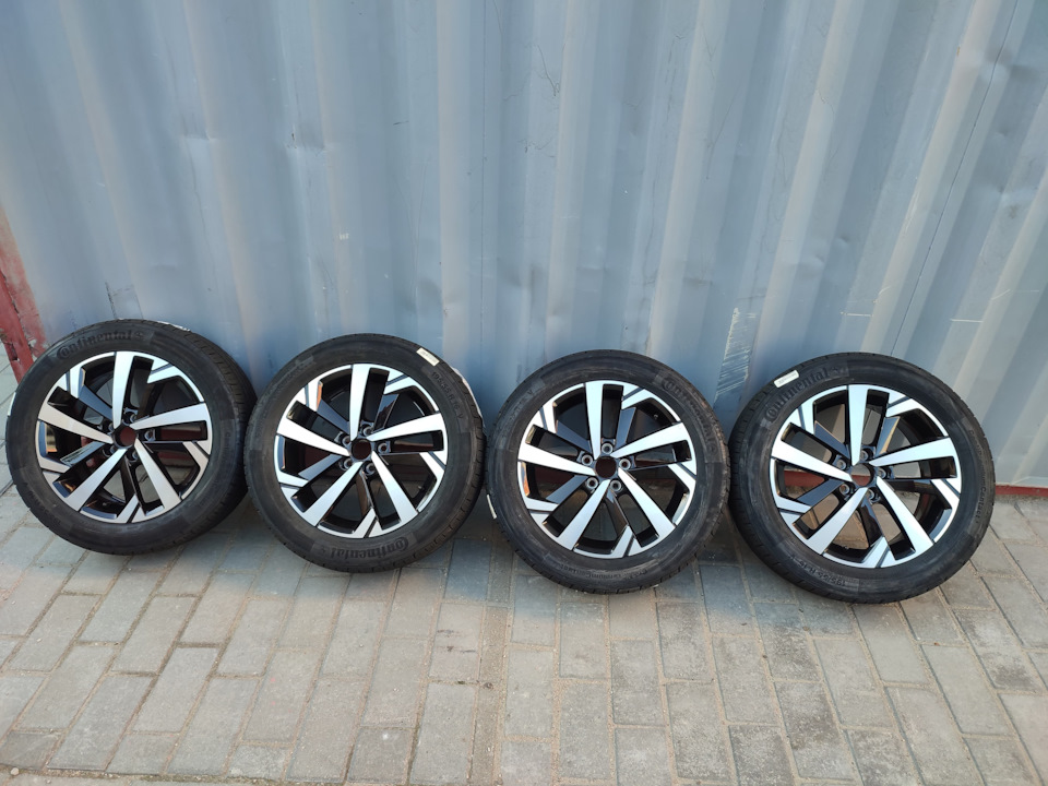 Шины летние Continental 195/55 R16, литые диски VAG 6Jx16 ET40 5x100 ...