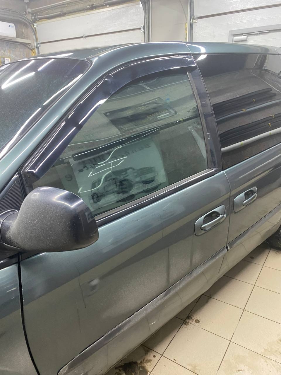411,4к тонировка (сьемная, два передних стекла 5 рка) — Dodge Caravan ...