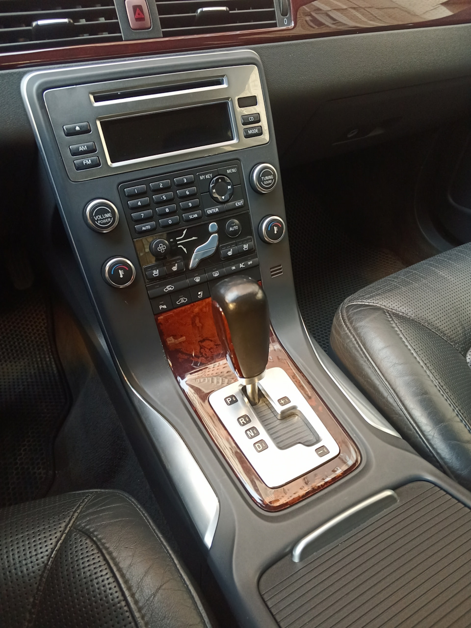 Фото в бортжурнале Volvo S80 (2G)