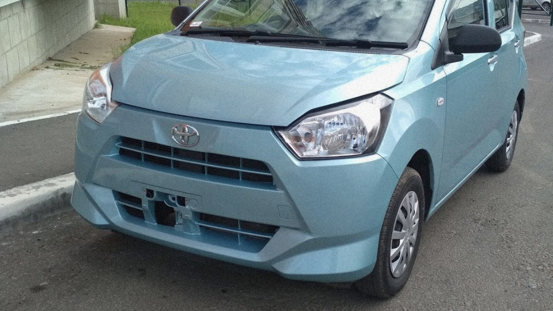 Toyota Pixis Epoch 2012