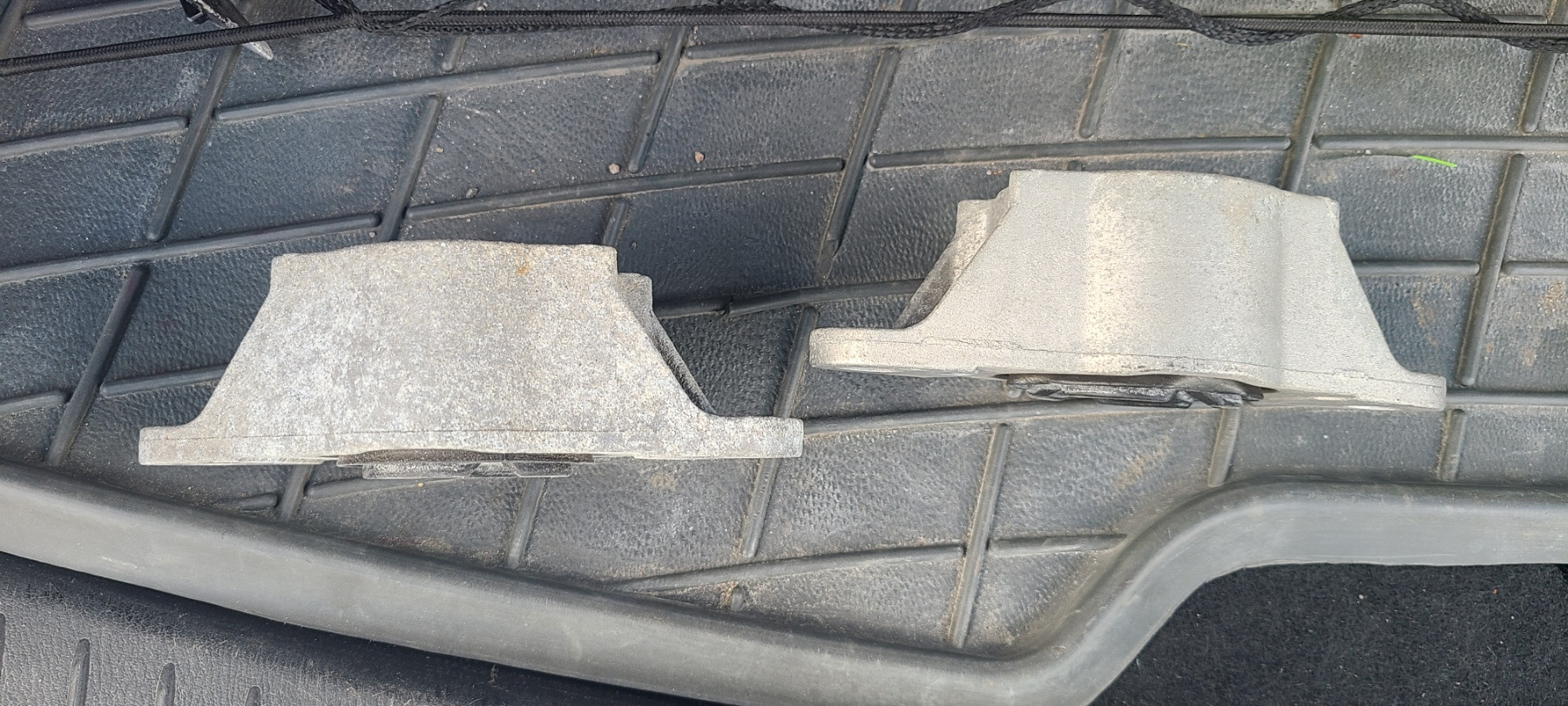 Опора заднего амортизатора KD35 28 380 от шестерки. — Mazda CX-5 (1G ...