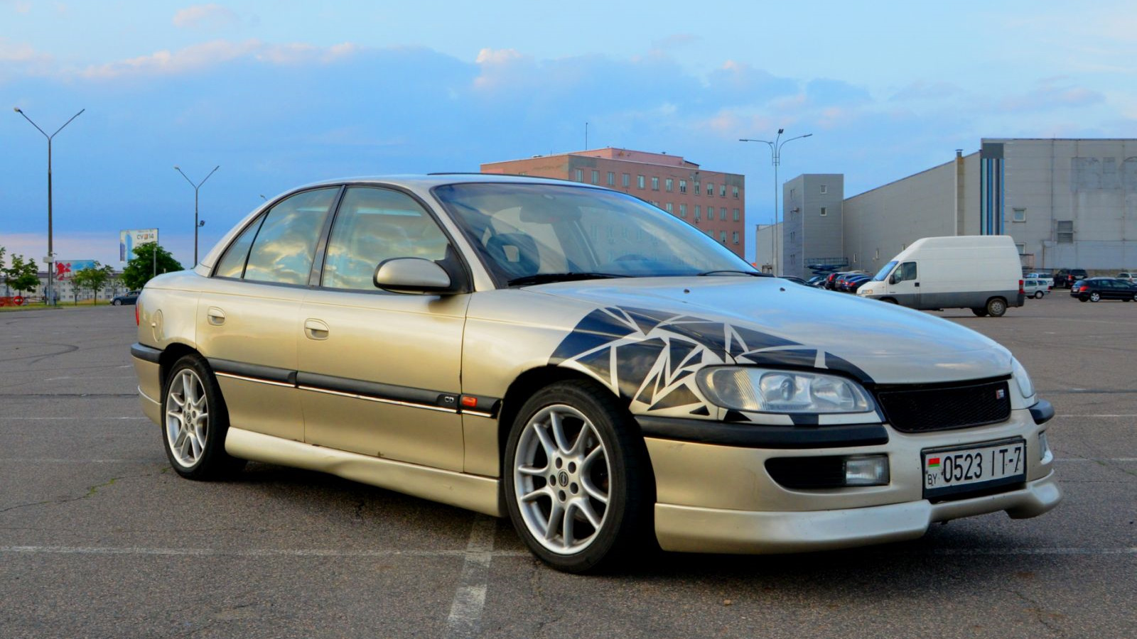 Opel Omega b камуфляж