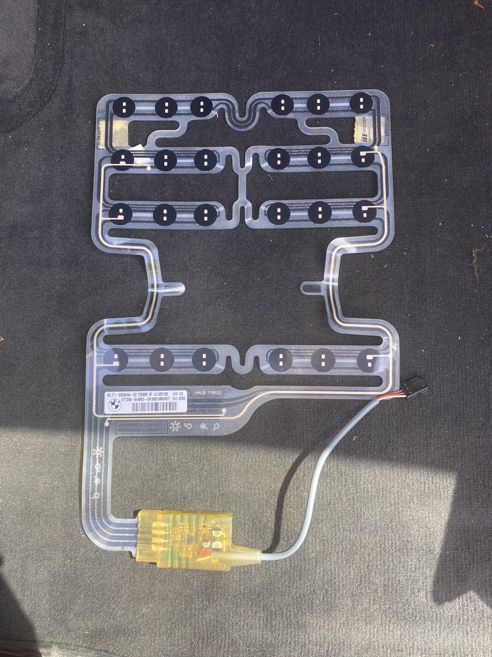 Замена мата присутствия пассажира — BMW 3 series (E90), 2 л, 2007 года ...