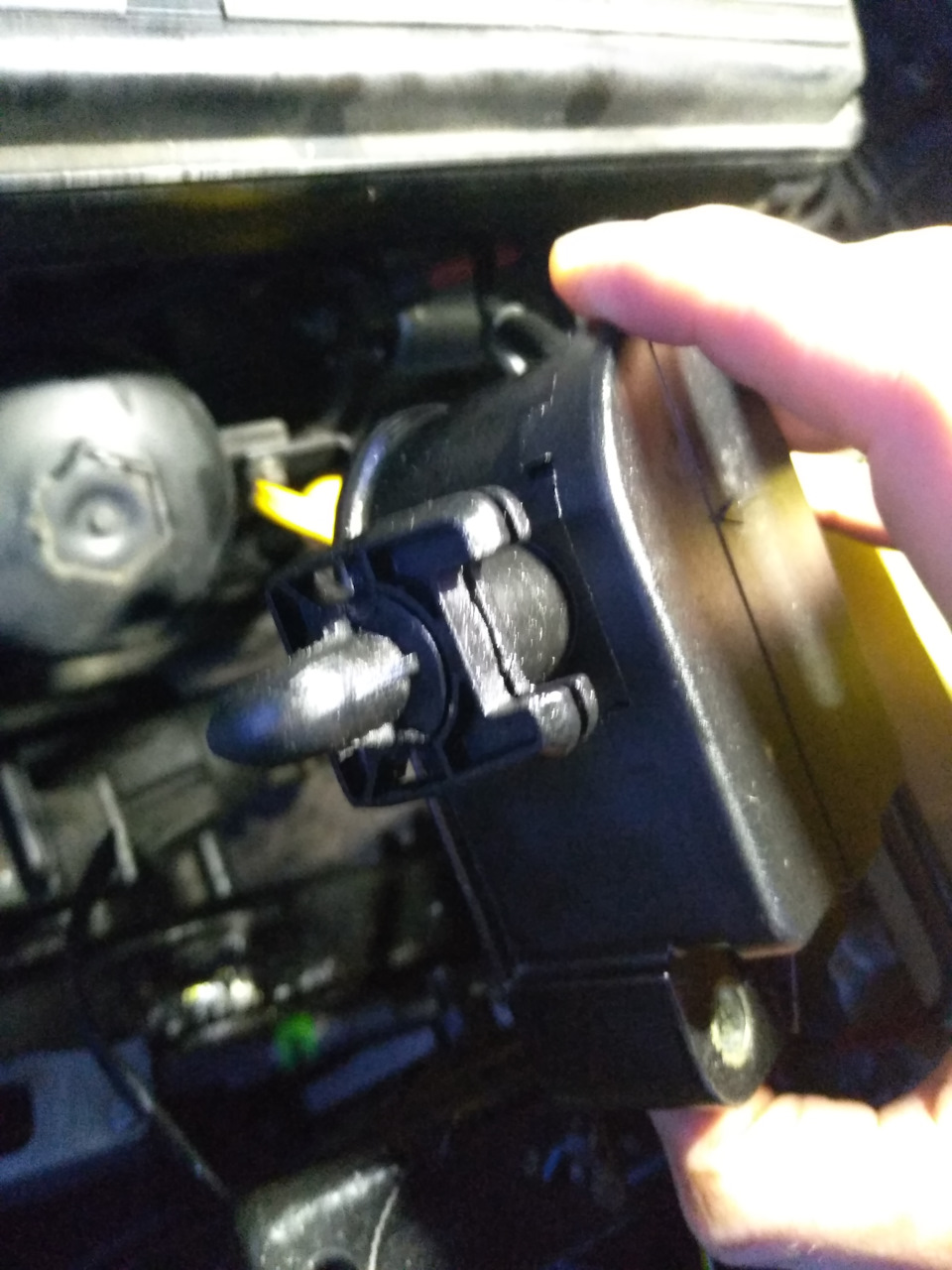 Сломался штуцер топливной трубки (Хелп) — Land Rover Range Rover (2G ...