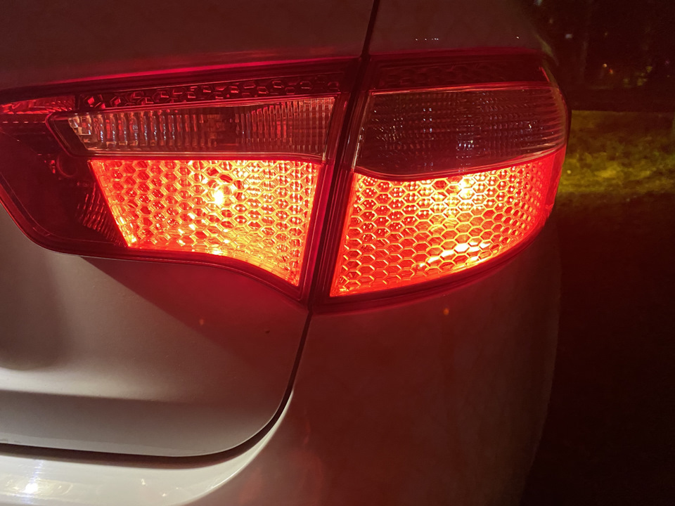 Замена ламп стоп-сигнала на Led Osram — KIA Rio (3G), 1,6 л, 2015 года ...