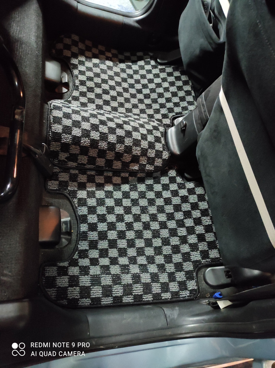 JDM коврики в клетку.(Veni Sport Checkerd) — Honda Fit (1G), 1,5 л, 2005  года | аксессуары | DRIVE2