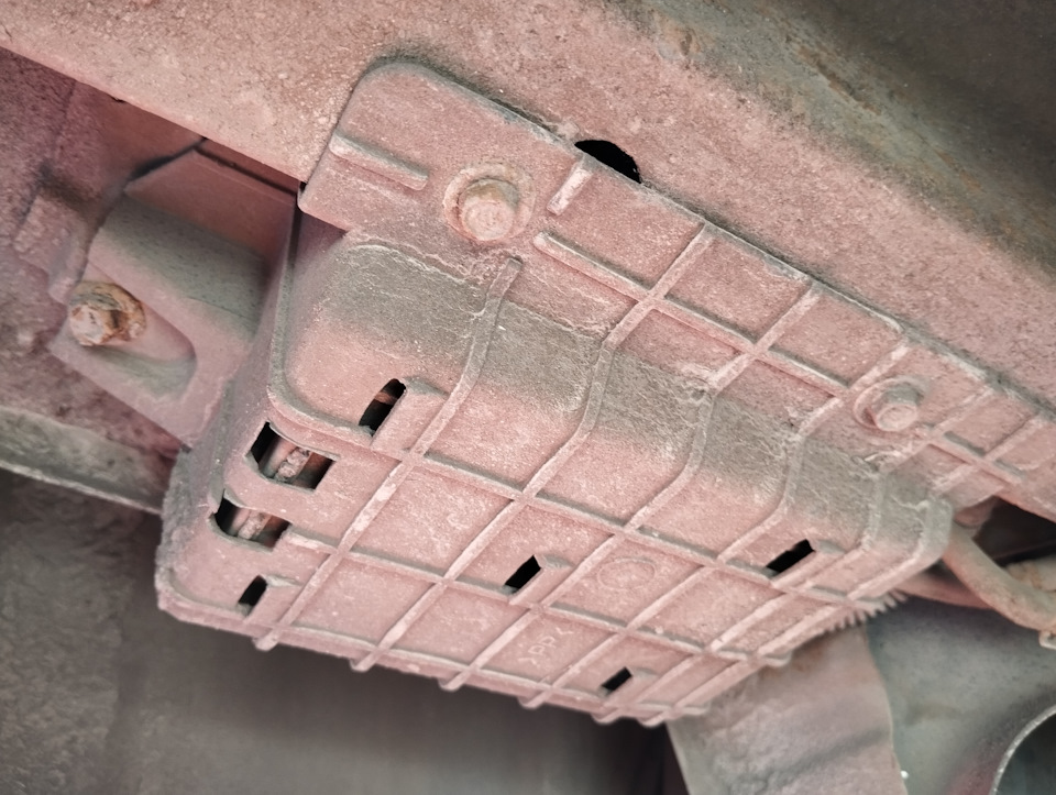 Продувка адсорбера и магистралей адсорберной системы, проверка клапана ...